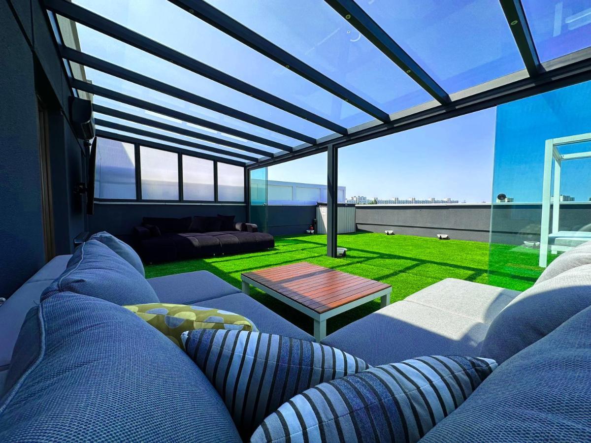 Luxury Z Duzym Tarasem - Park Apartmán Poznaň