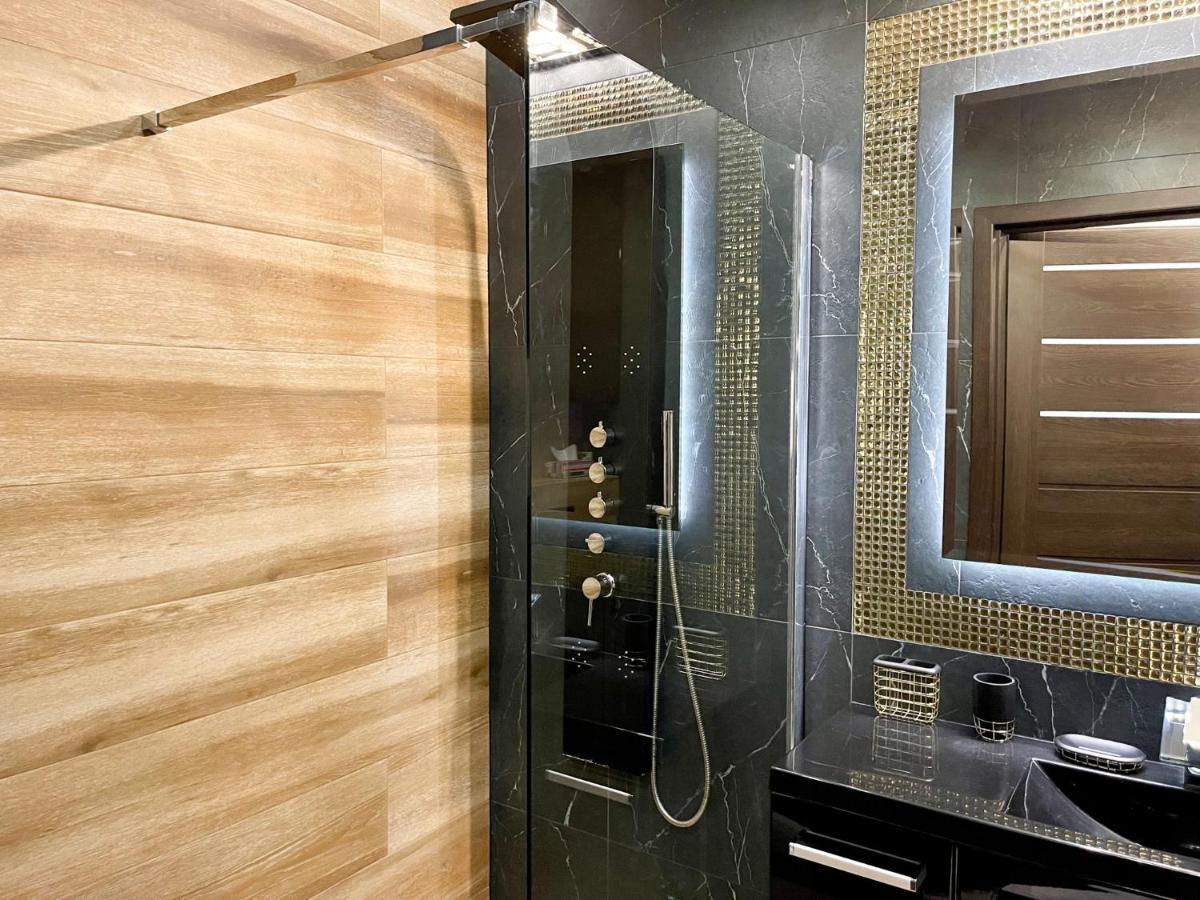 Luxury Z Duzym Tarasem - Park Apartment Posen